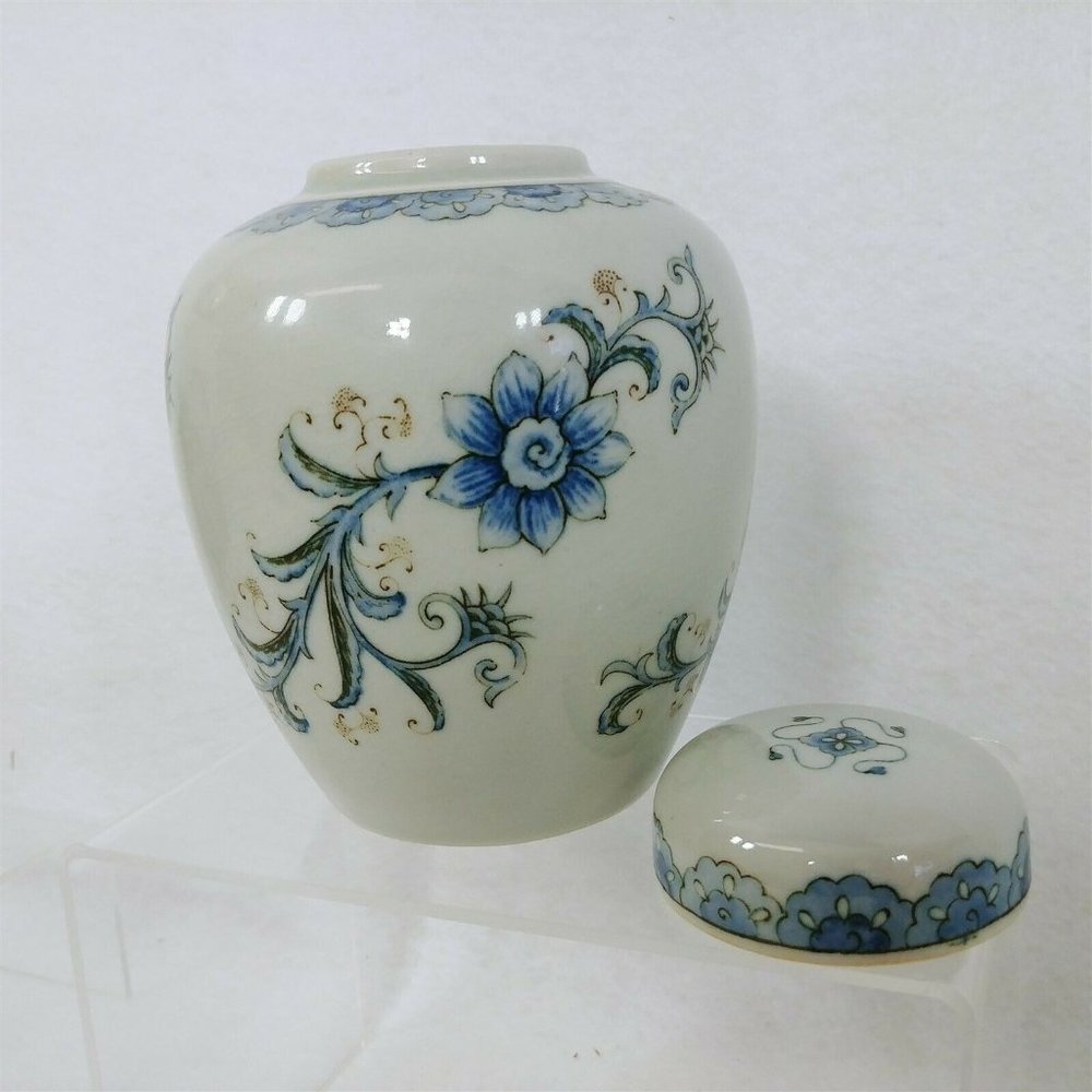 Ginger Jar White Blue Floral Andrea By Sadek 6" Vintage Home Decor - Picture 2 of 7